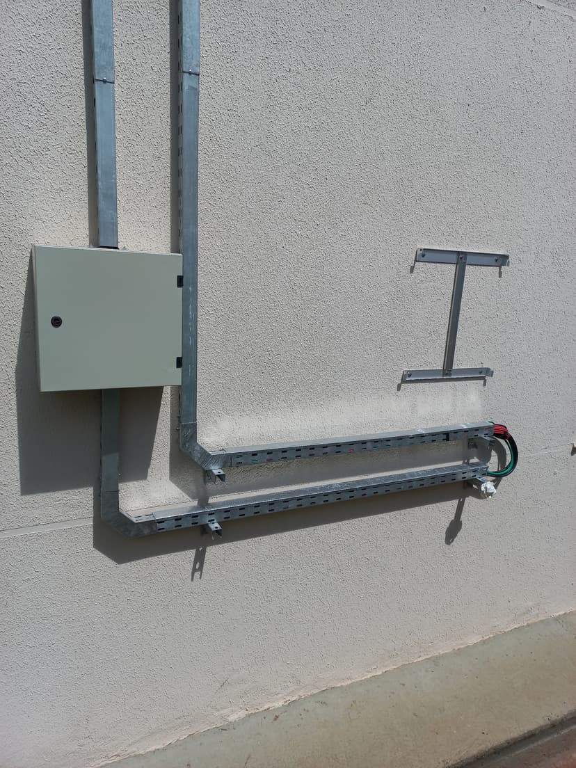 Trabalho de eletricista por Alejandro