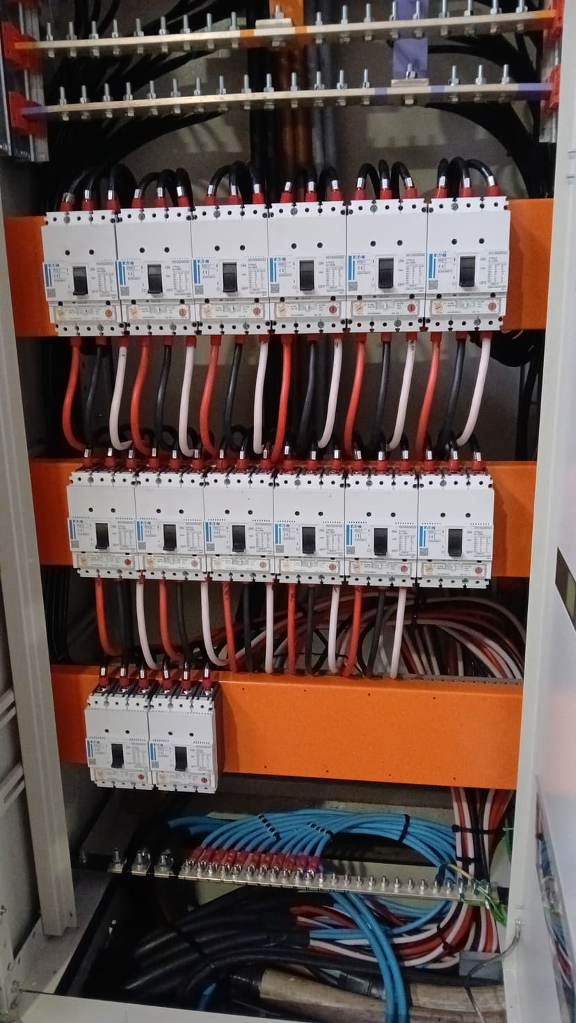 Trabalho de eletricista por Bem Feito Instalações