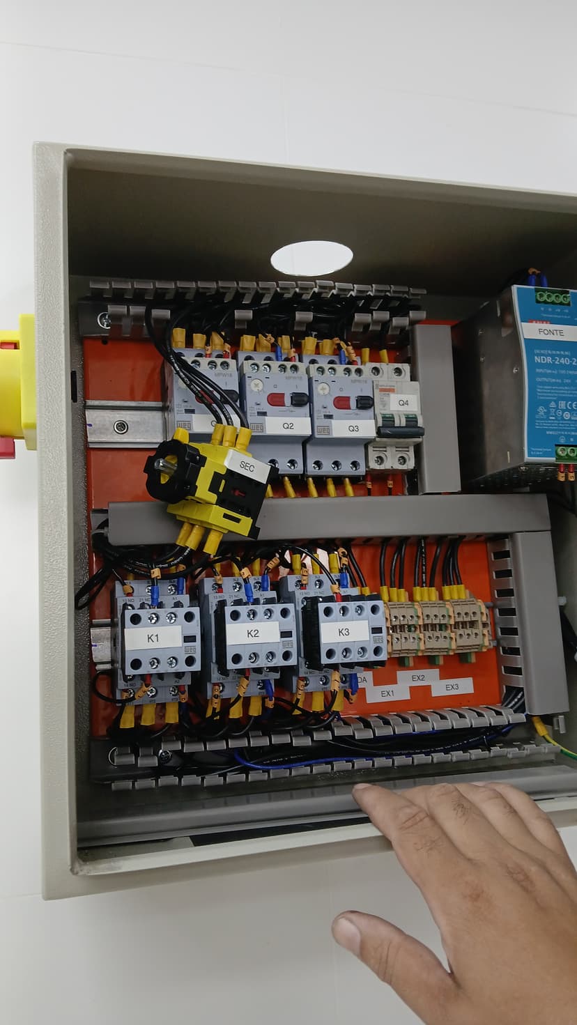 Trabalho de eletricista por Bem Feito Instalações