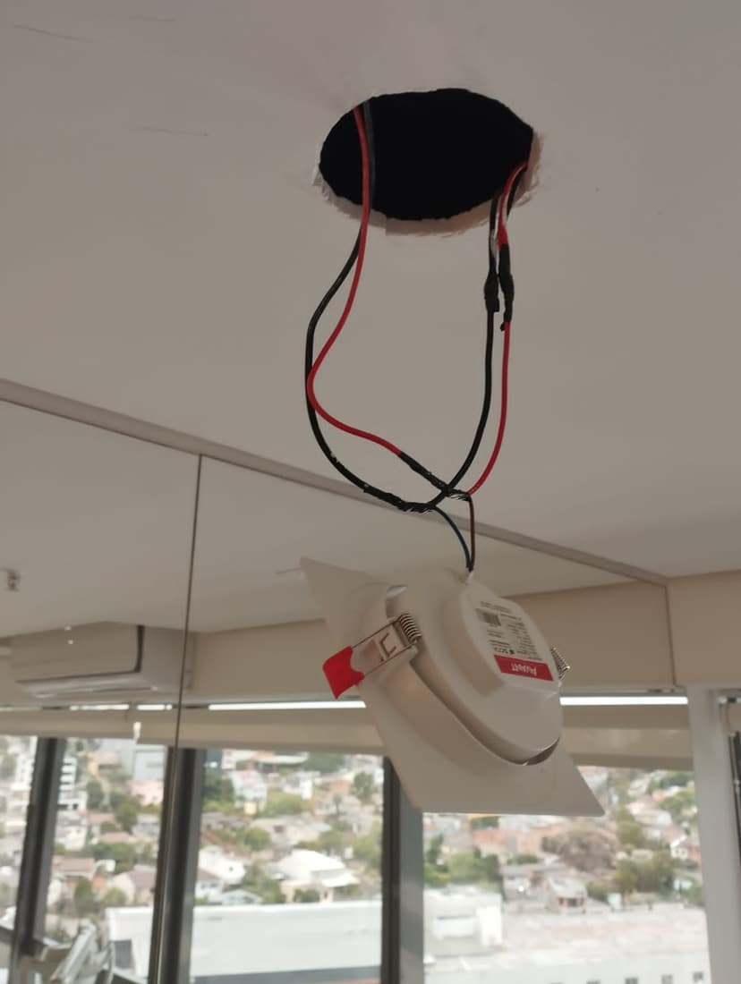 Trabalho de eletricista por Maurício