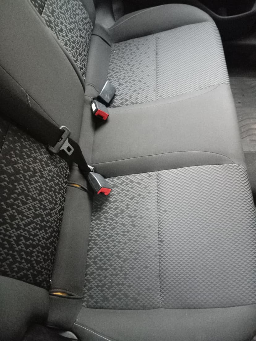 Trabalho de limpador de carpetes e estofados por Jeferson