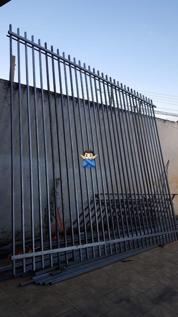 Trabalho de serralheiro por HK Serralheria e Manutenções em Solda