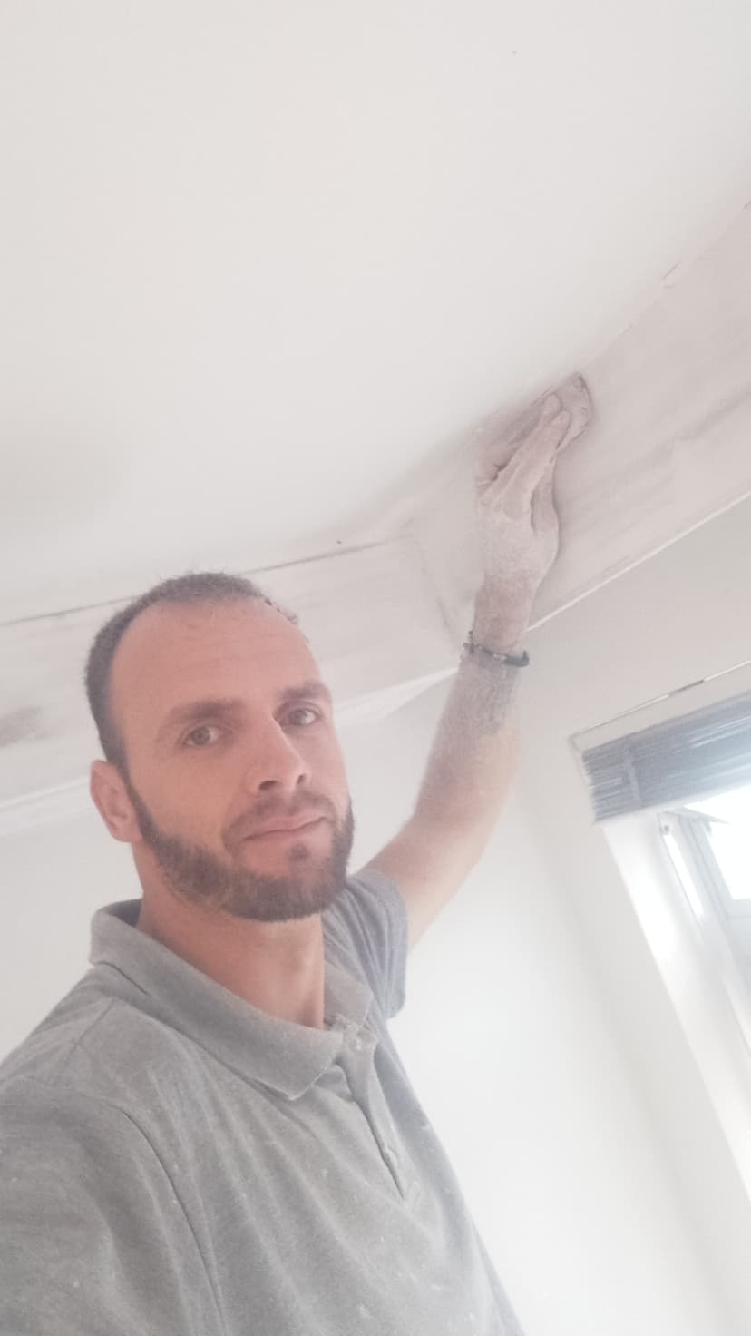 Trabalho de eletricista por JN.manutenção.CWB