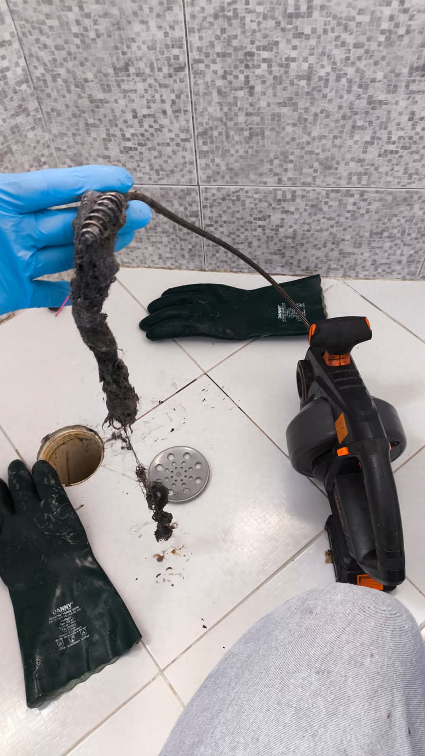 Trabalho de desentupidor por Desentupidora Hidro Curitiba | Portes