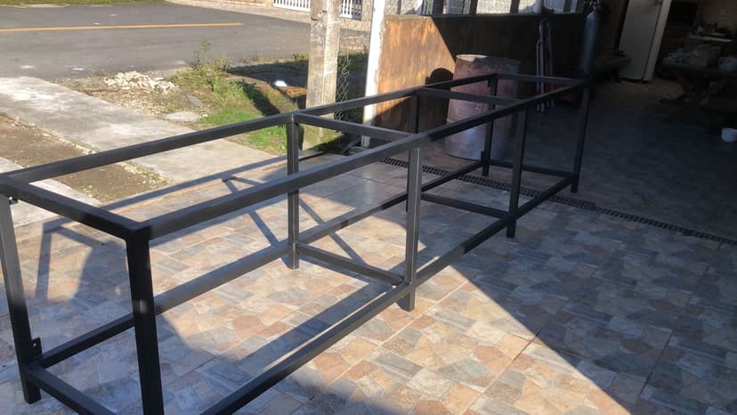 Trabalho de serralheiro por HK Serralheria e Manutenções em Solda