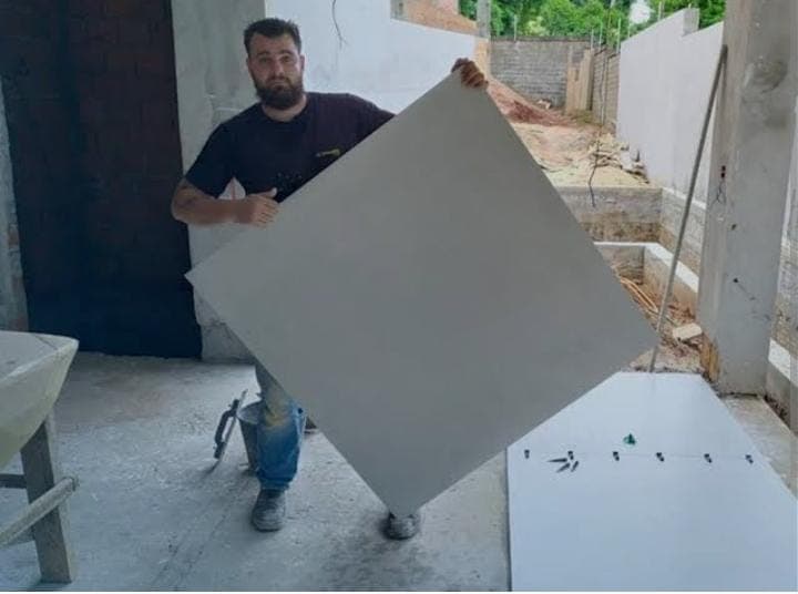 Trabalho de azulejista por Luiz