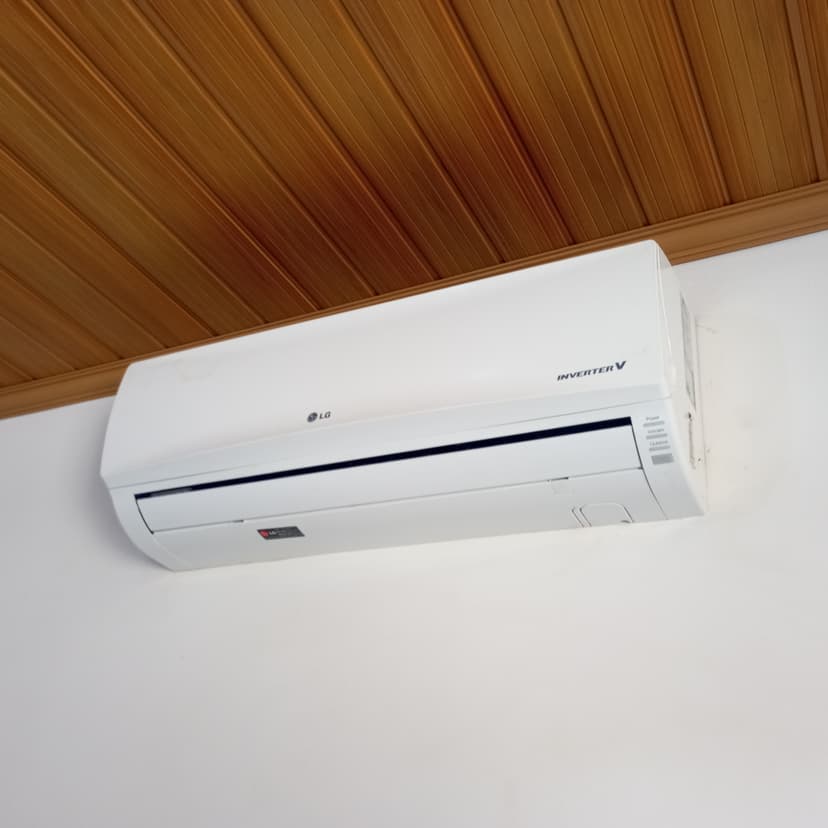 Trabalho de técnico em ar condicionado por Sousa 