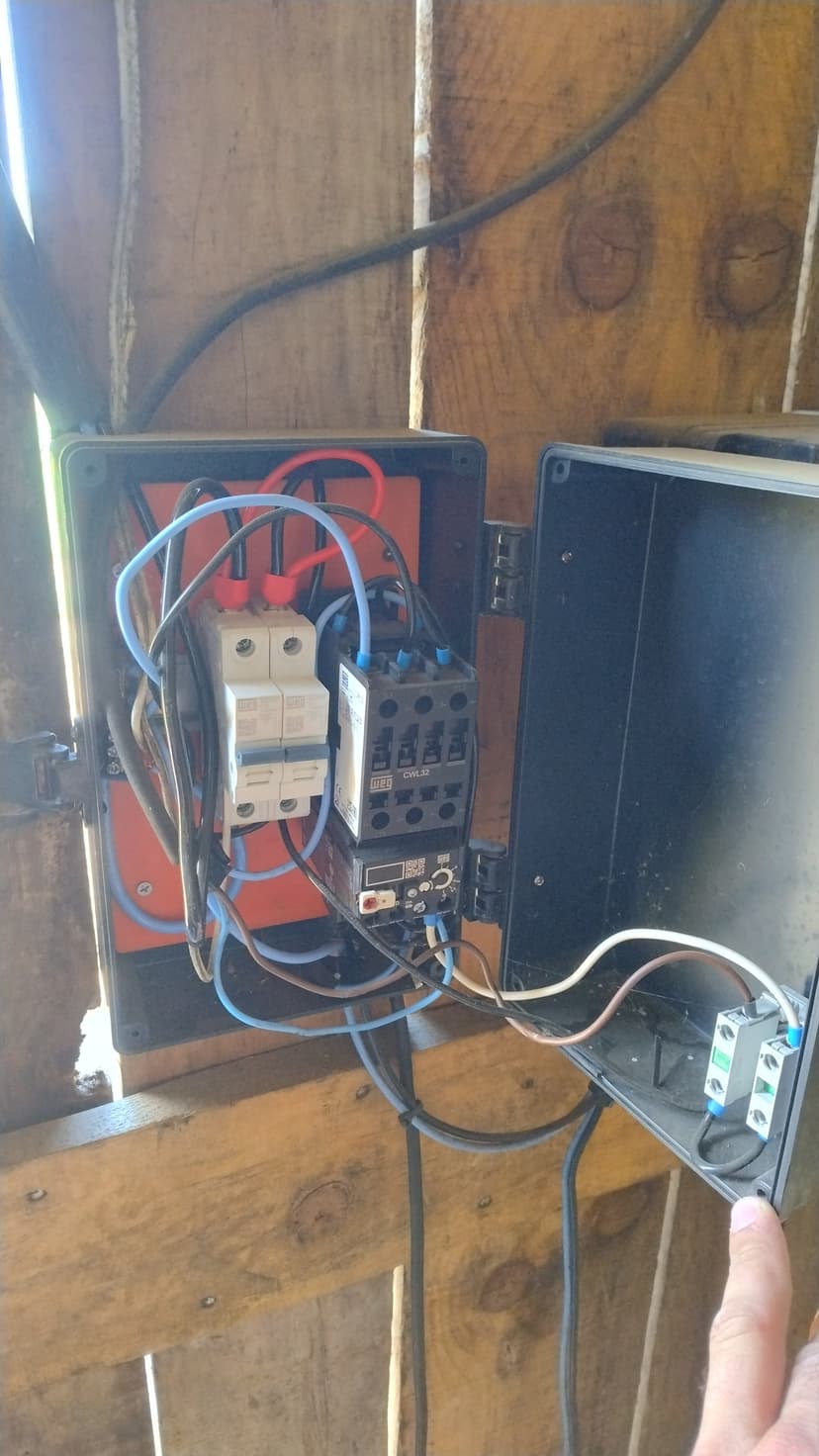 Trabalho de eletricista por Vinícius Freitas