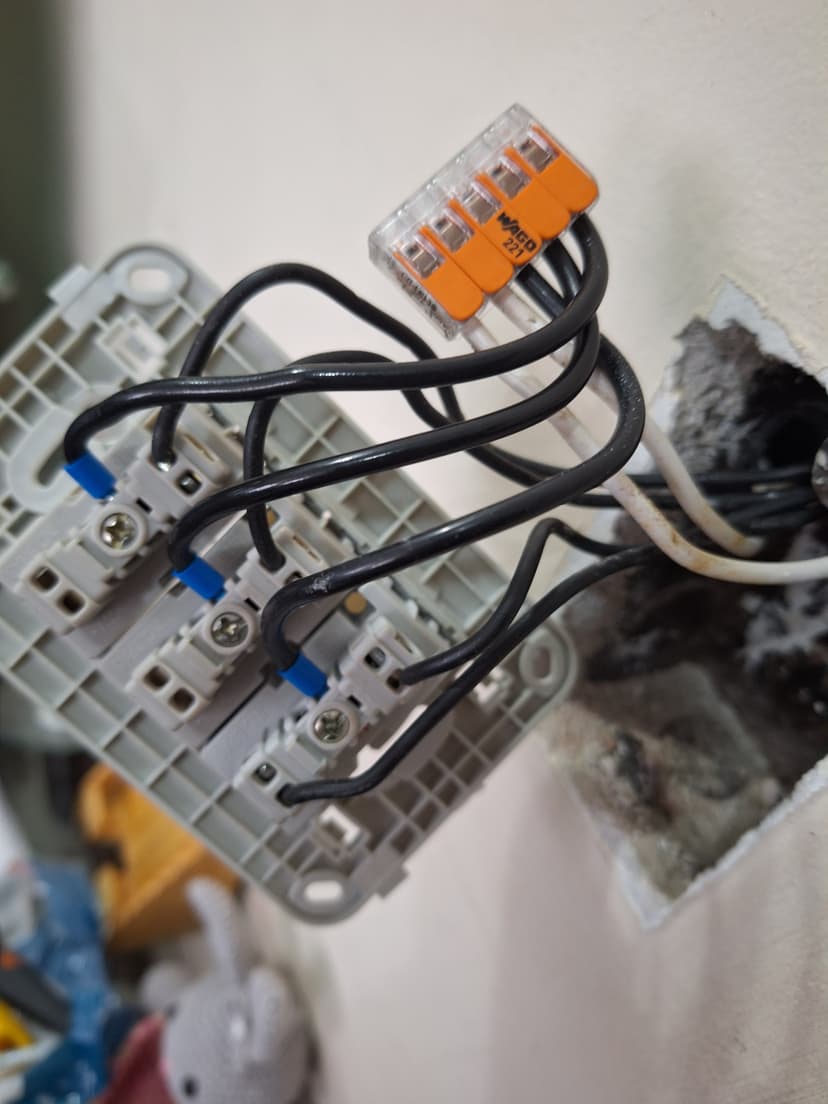 Trabalho de eletricista por Paulo Alexandre Siqueira