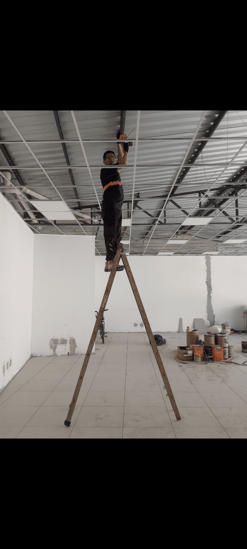 Trabalho de eletricista por Sr. Alecsandro Oliveira