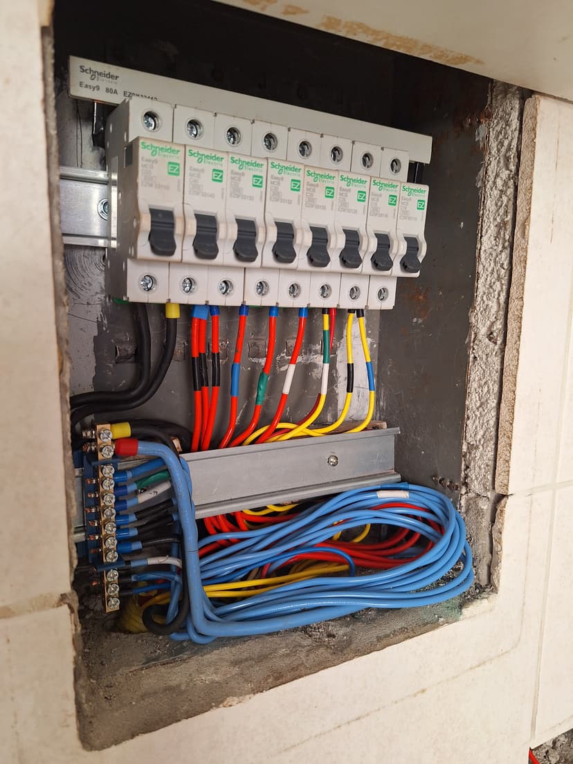 Trabalho de eletricista por Paulo Alexandre Siqueira