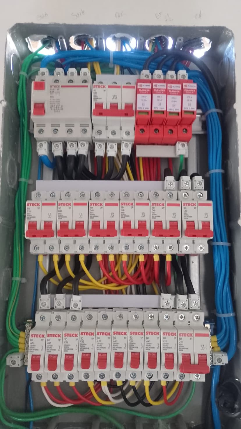 Trabalho de eletricista por Bruno