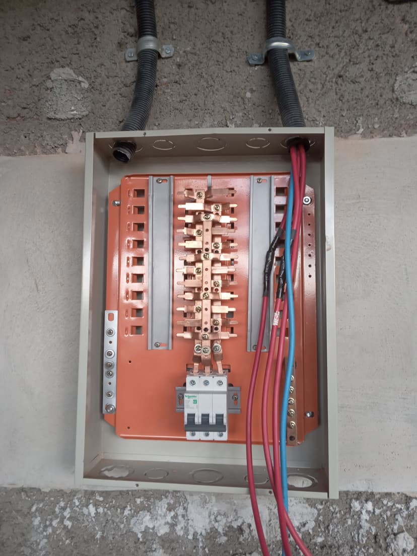 Trabalho de eletricista por Prado Eletricista