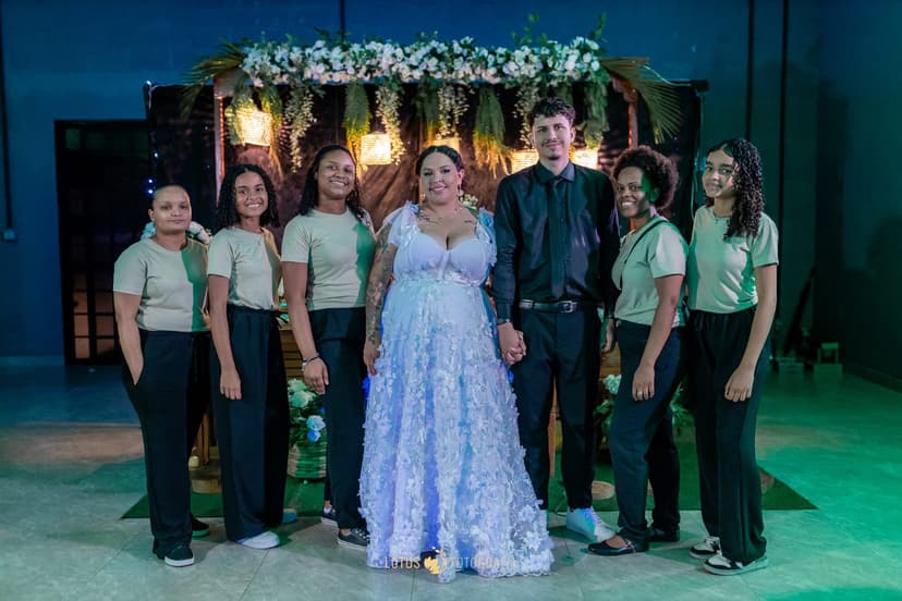 Trabalho de organizador e assessor de eventos por Élida Silva