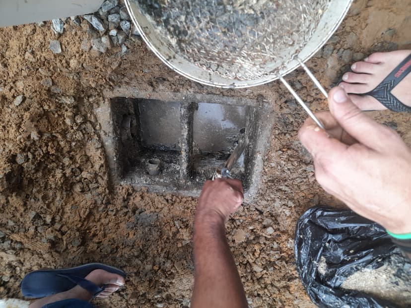 Trabalho de desentupidor por Sos Desentupidora