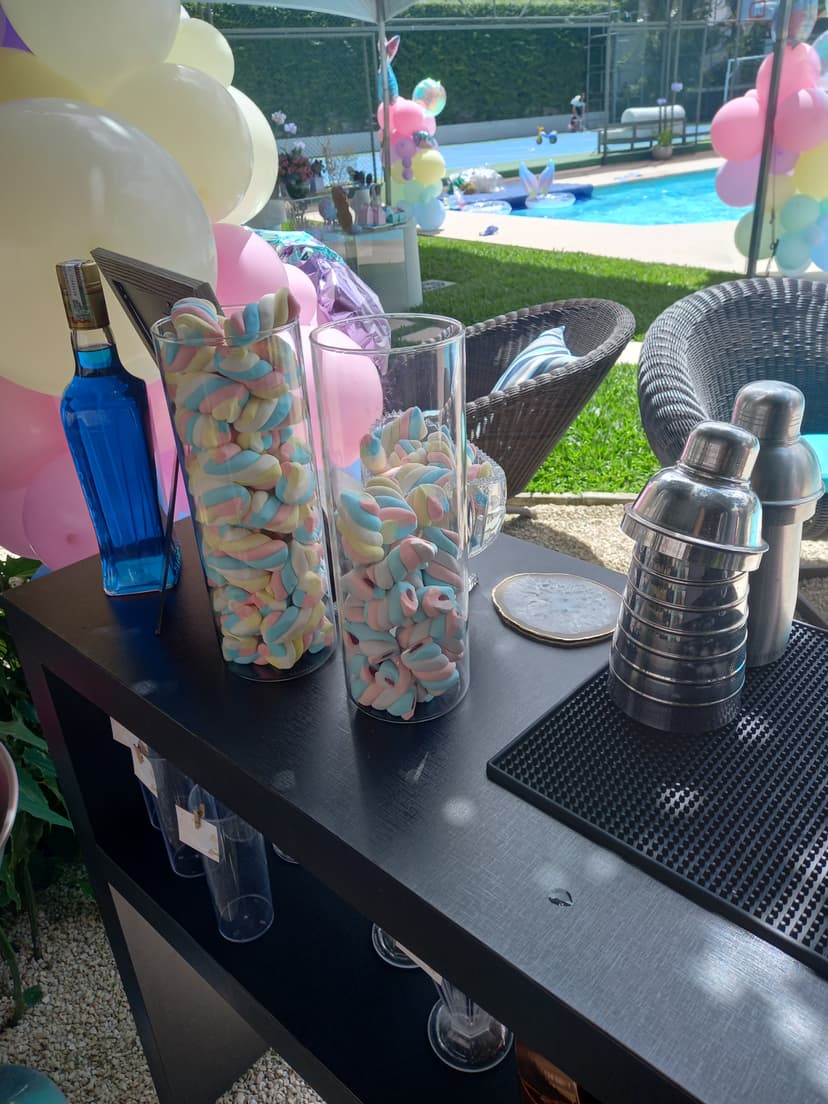 Trabalho de garçom por Jossana