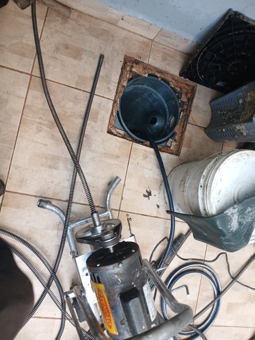 Trabalho de desentupidor por Sid'soluções