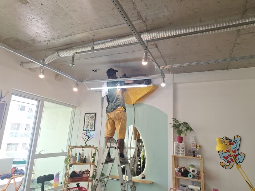 Trabalho de técnico em ar condicionado por Roseli