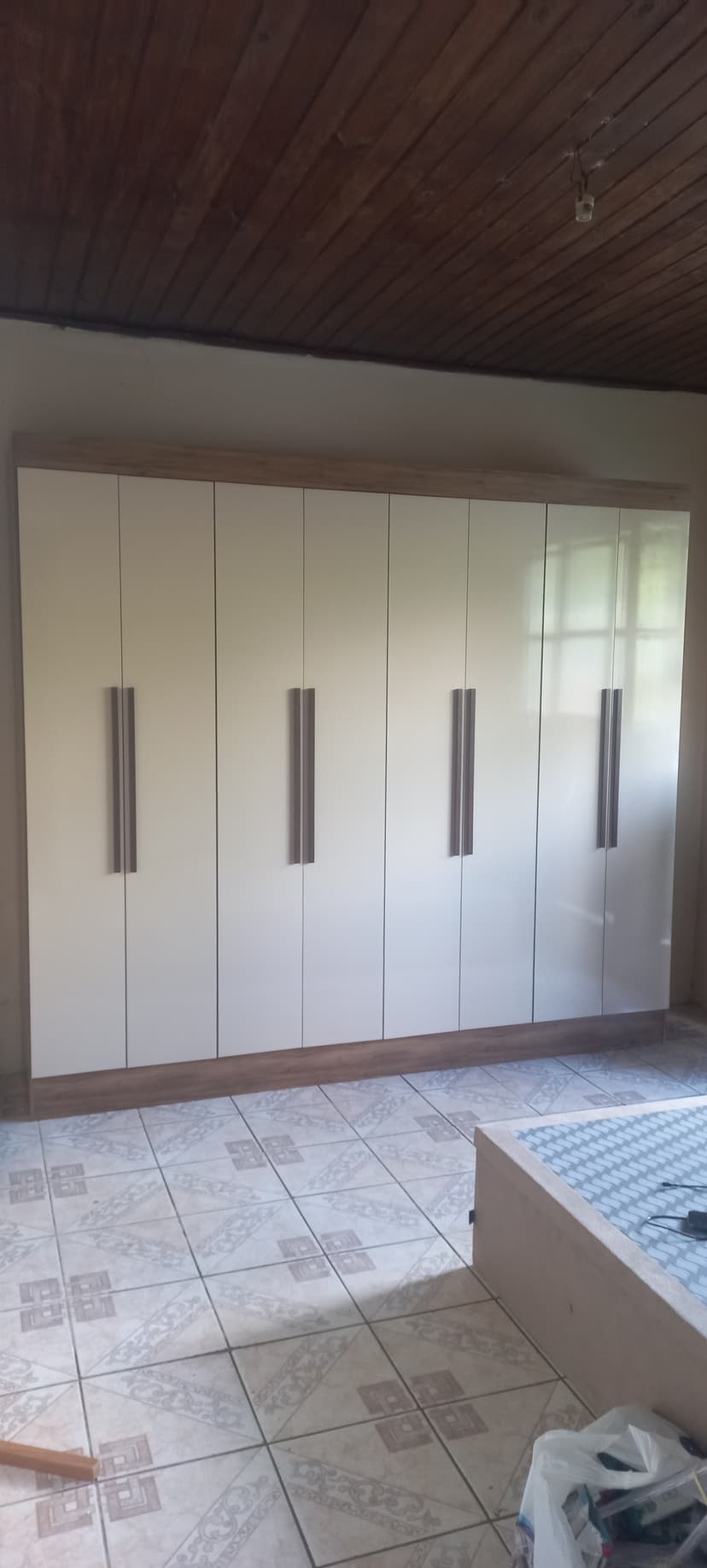 Trabalho de montador de móveis por Lauro