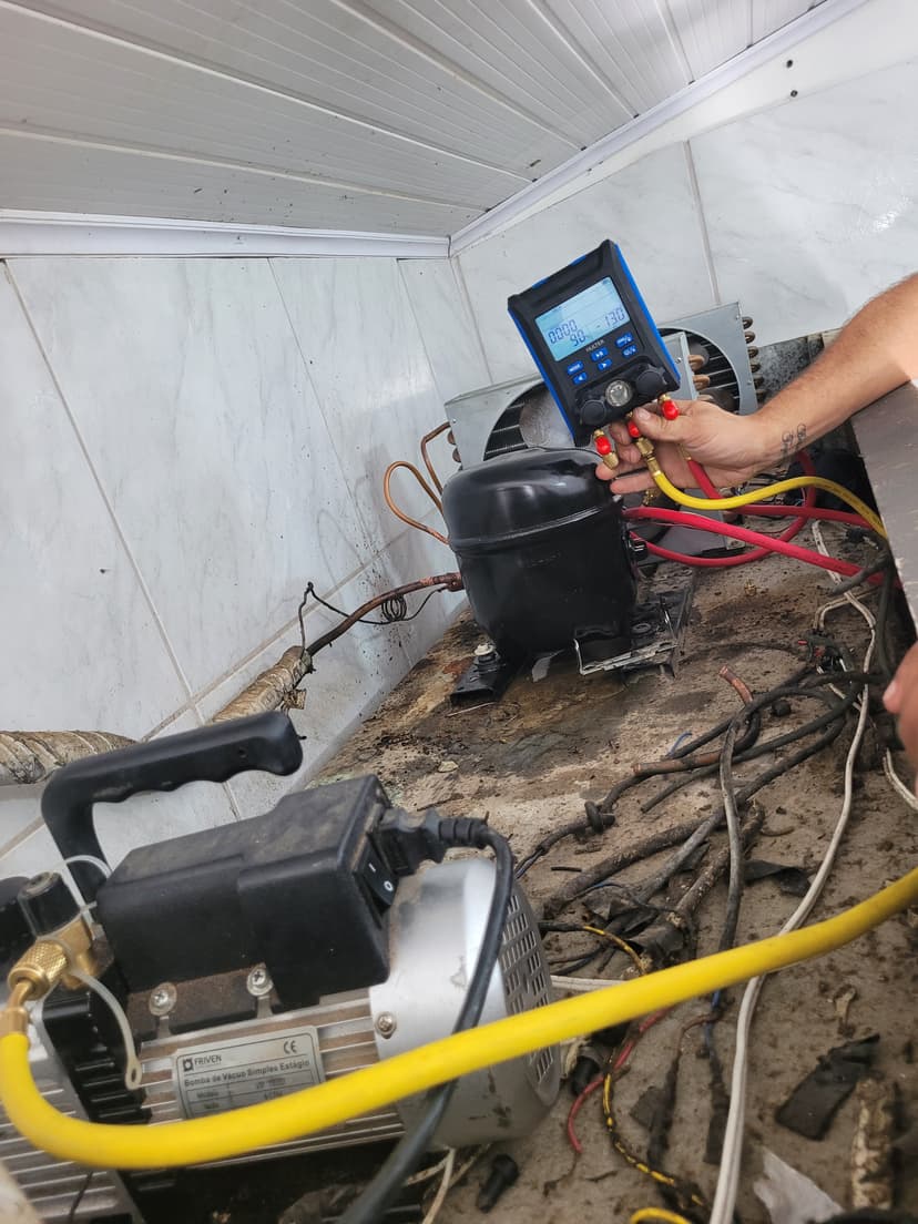 Trabalho de eletricista por D.R. Instalações e Manutenções