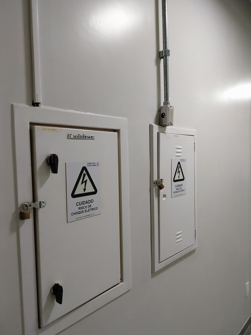 Trabalho de azulejista por Carlito