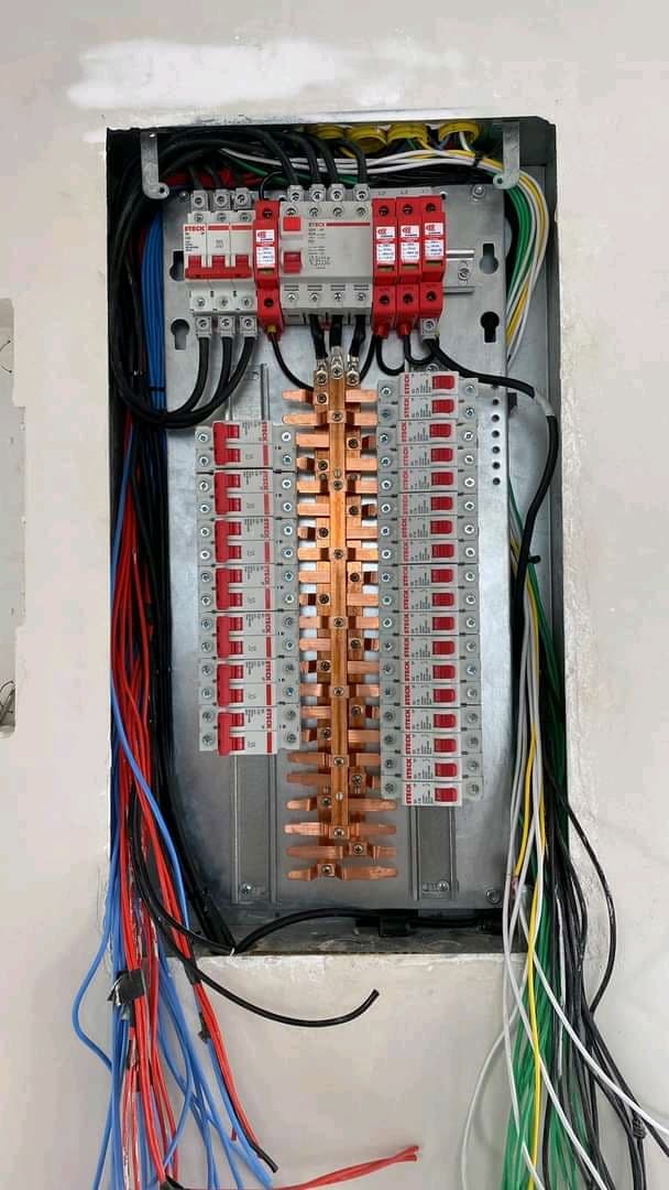 Trabalho de eletricista por Ricardo