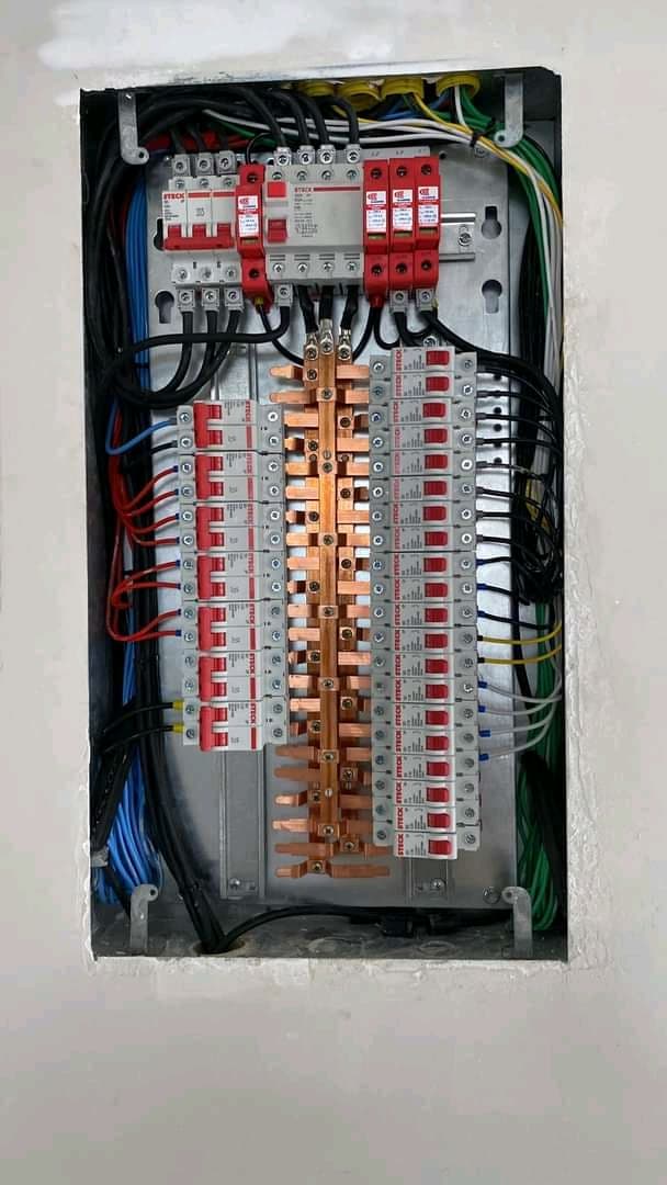 Trabalho de eletricista por Ricardo