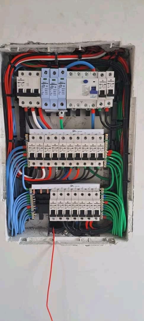 Trabalho de eletricista por Ricardo