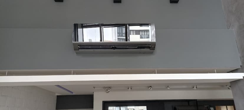 Trabalho de técnico em ar condicionado por Edson