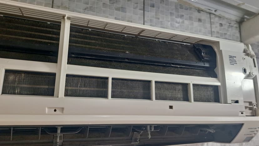 Trabalho de técnico em ar condicionado por Roseli