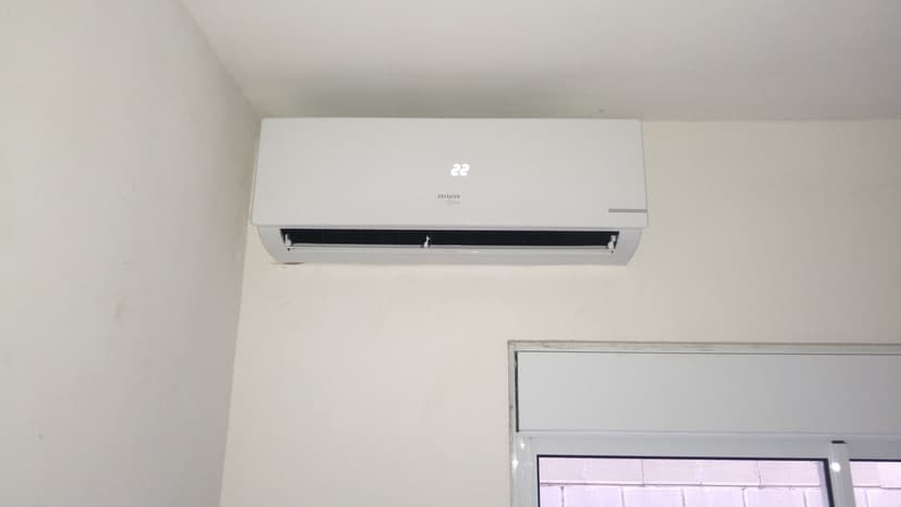 Trabalho de eletricista por Márcio Brasil