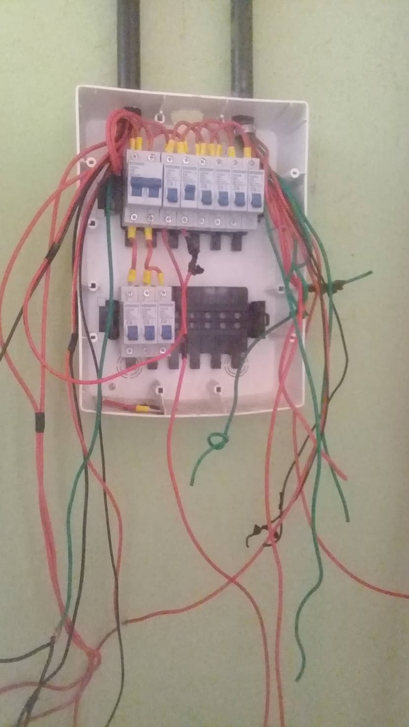 Trabalho de eletricista por João