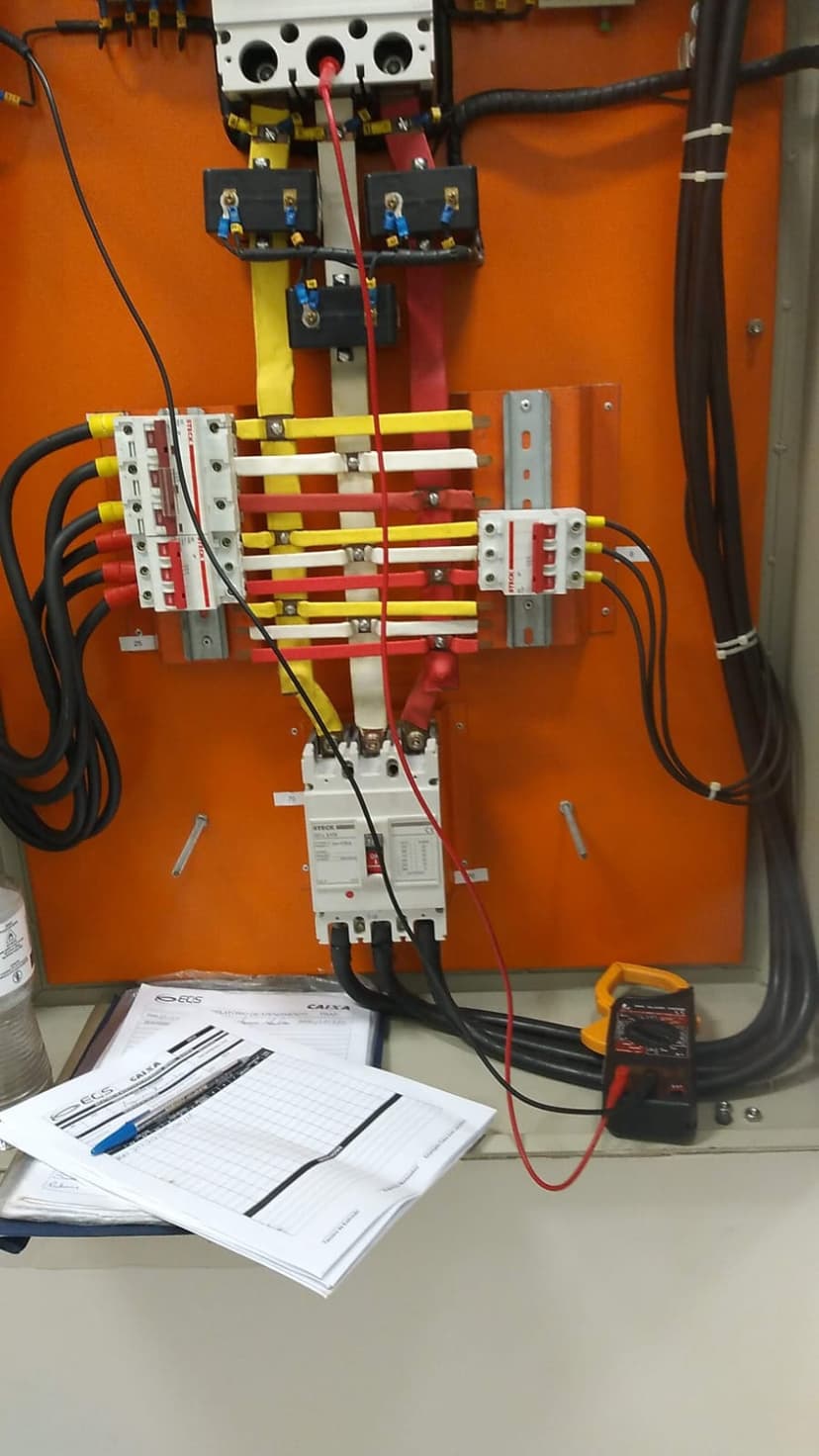 Trabalho de eletricista por João