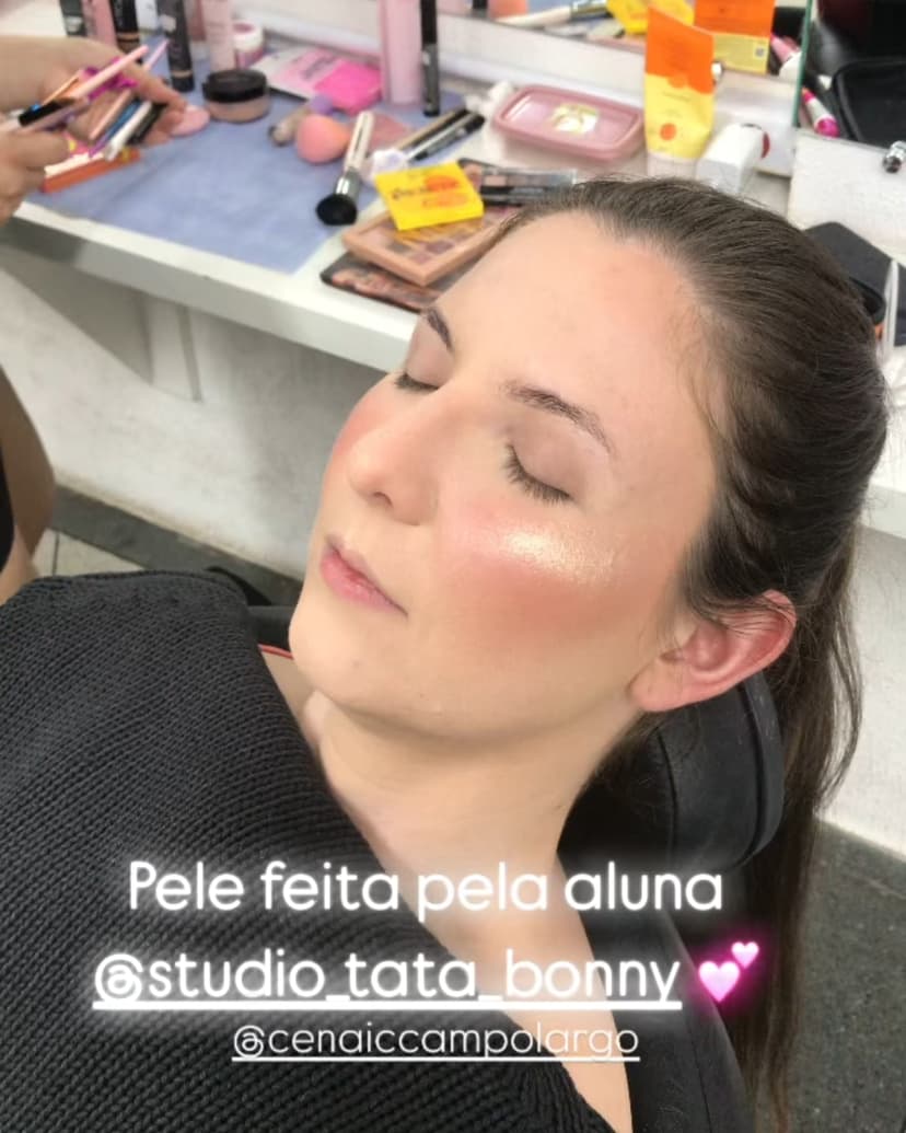 Trabalho de maquiador por Talita