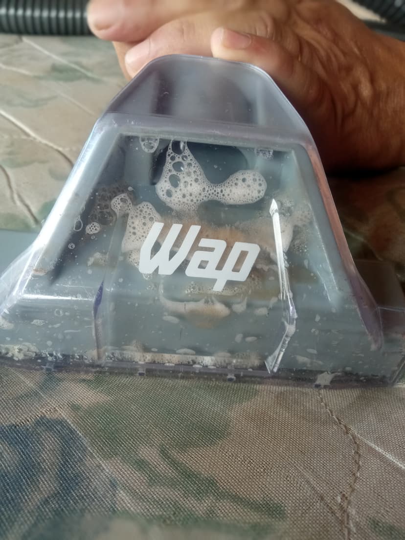 Trabalho de limpador de carpetes e estofados por Alex