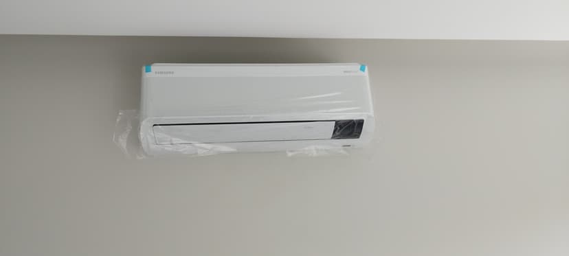 Trabalho de técnico em ar condicionado por Michel