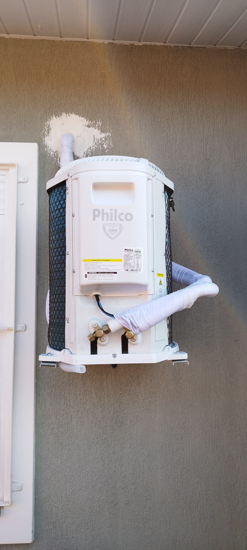 Trabalho de técnico em ar condicionado por Michel