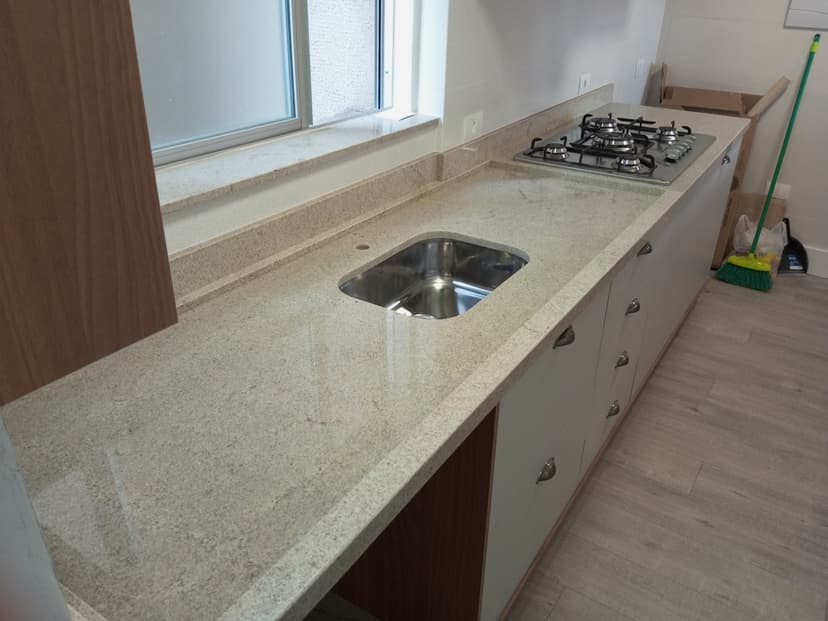 Trabalho de marmoraria e granitos por Pontes