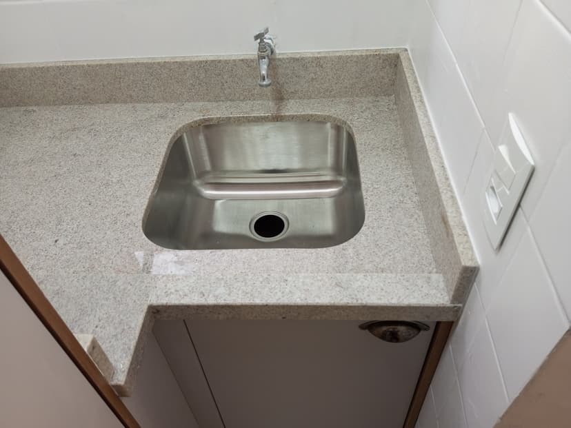 Trabalho de marmoraria e granitos por Pontes