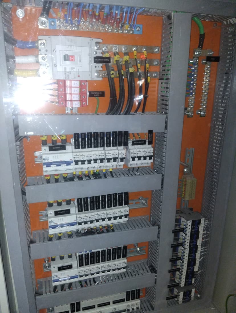 Trabalho de eletricista por Eletrosoluções 