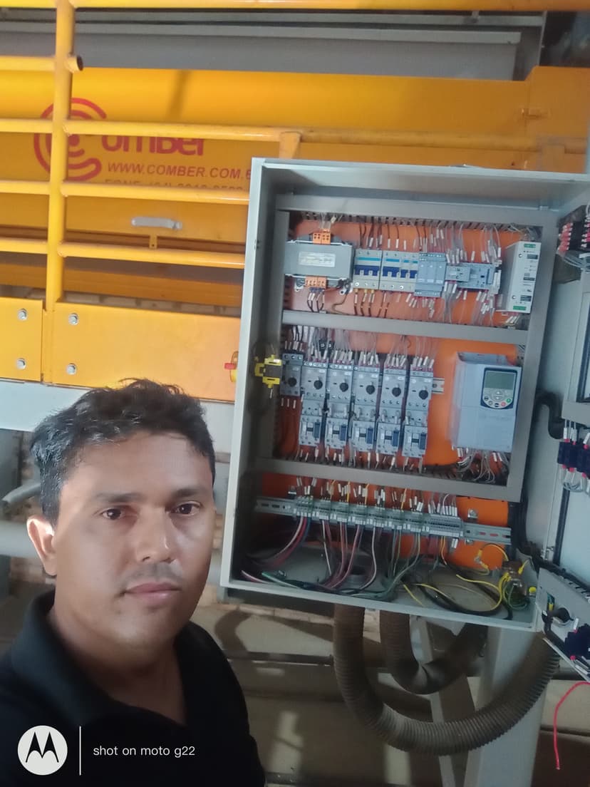 Trabalho de eletricista por Alencar