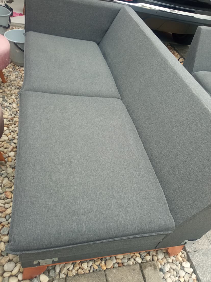 Trabalho de limpador de carpetes e estofados por Alex