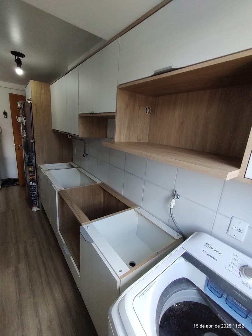 Trabalho de montador de móveis por Oséias