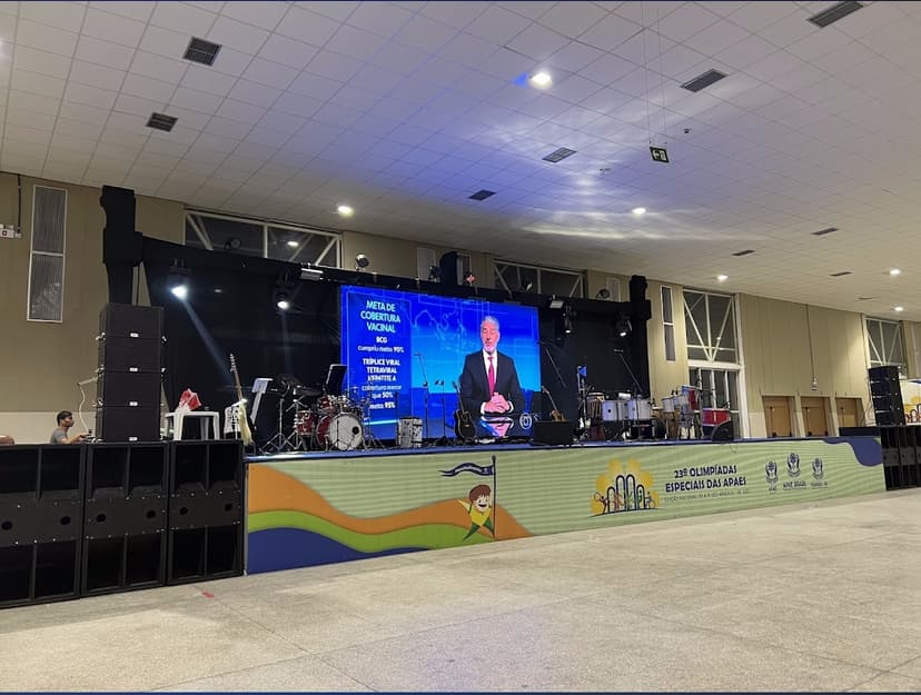 Trabalho de eletricista por Sousa