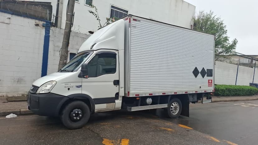 Trabalho de corretor de seguros por Márcio Santos