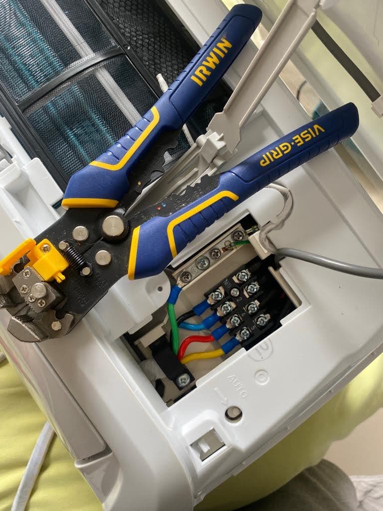 Trabalho de técnico em ar condicionado por Cesar