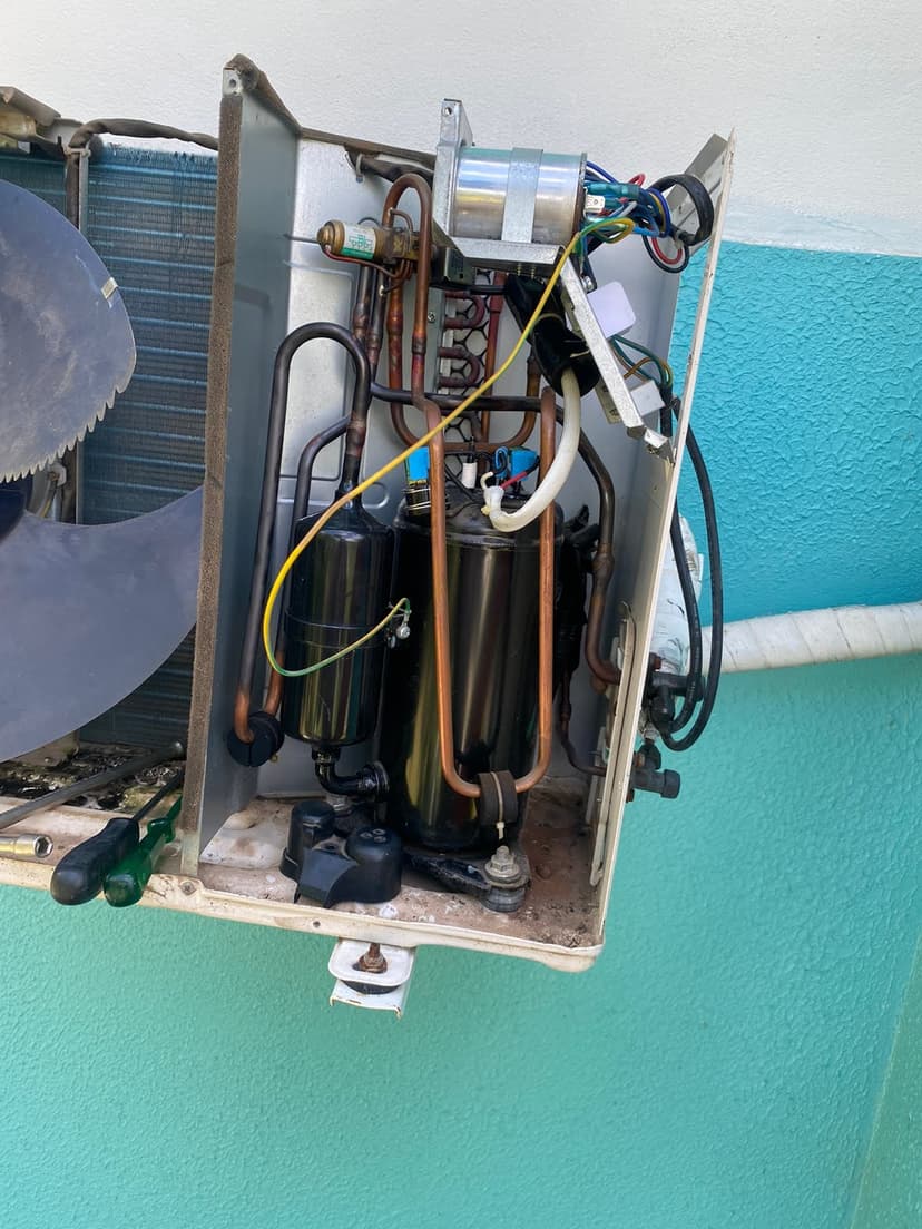 Trabalho de técnico em ar condicionado por Cesar