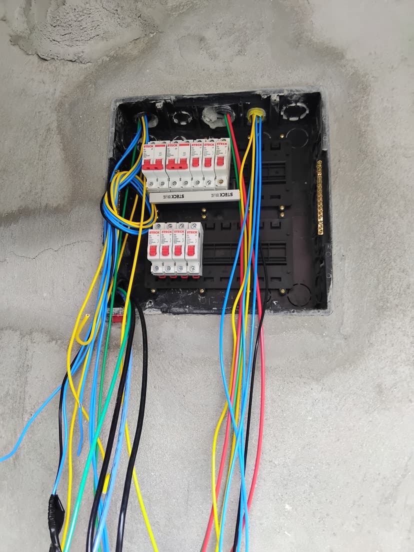 Trabalho de eletricista por Flavio