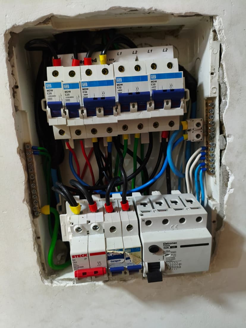 Trabalho de eletricista por ELETRICISTA RESIDENCIAL C.A.F