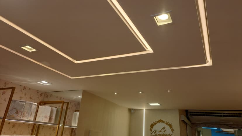 Trabalho de eletricista por Selig serviços construção